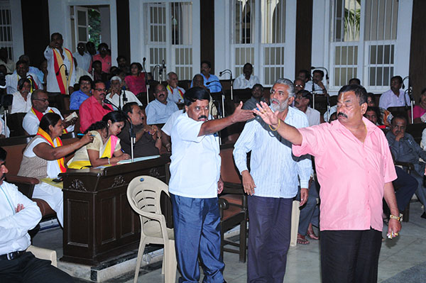 ಗದ್ದಲದ ನಡುವೆ ನಡೆದ 83ನೆ ಅಖಿಲ ಭಾರತ ಕನ್ನಡ ಸಾಹಿತ್ಯ ಸಮ್ಮೇಳನದ ಪೂರ್ವಭಾವಿ ಸಭೆ